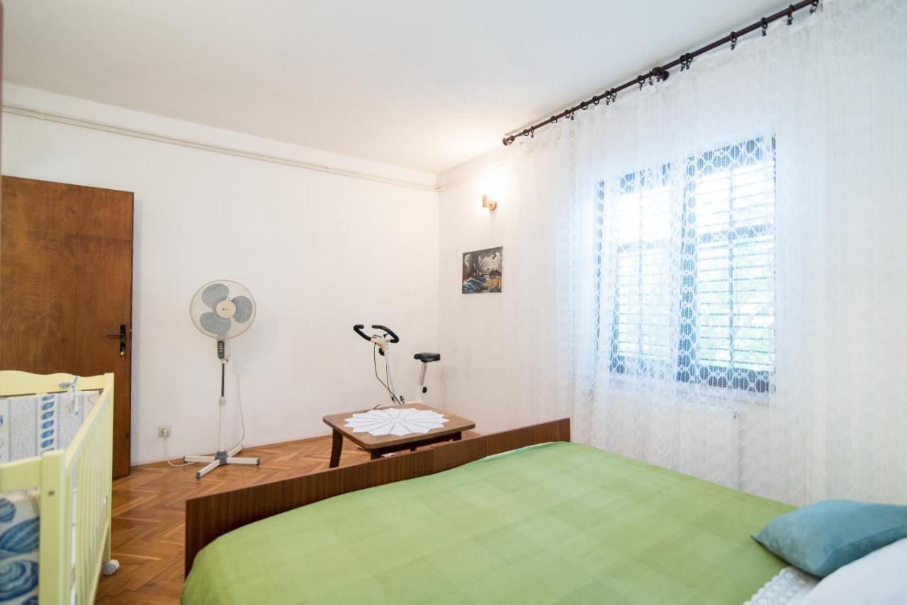 Apartments Mare Postira Exterior foto